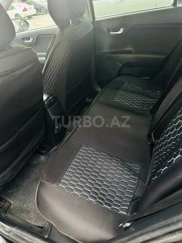 Kia Rio-5