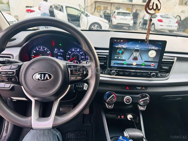 Kia Rio-8