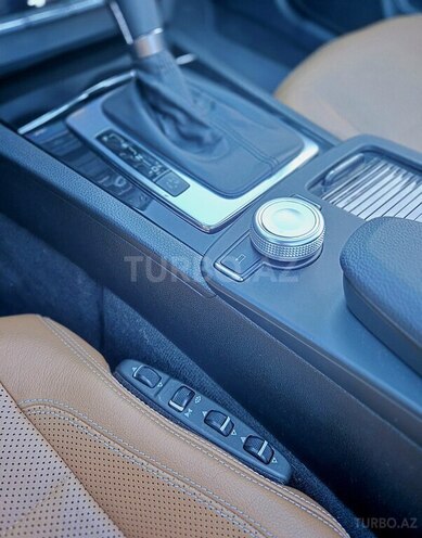 Mercedes E 350-11