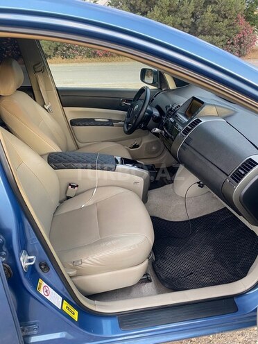 Toyota Prius-12