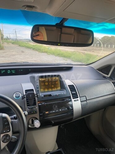Toyota Prius-13