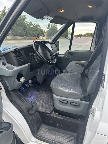 Ford Transit-5