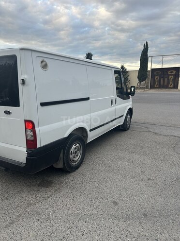 Ford Transit-6