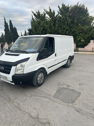 Ford Transit-8