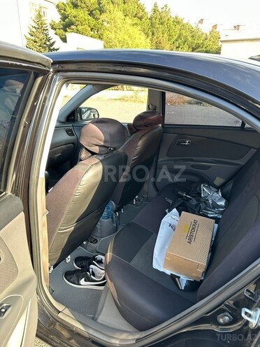 Kia Rio-10