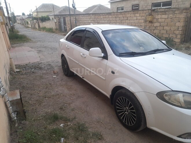 Daewoo Gentra-10