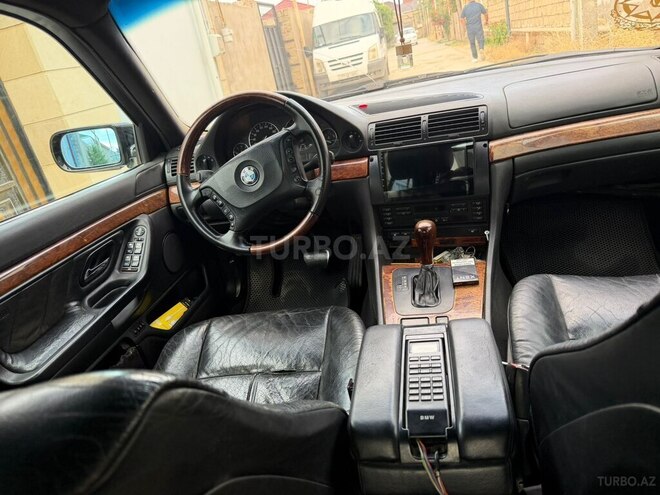 BMW 728-7