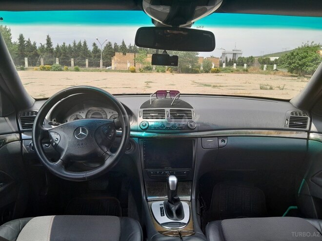 Mercedes E 240-3