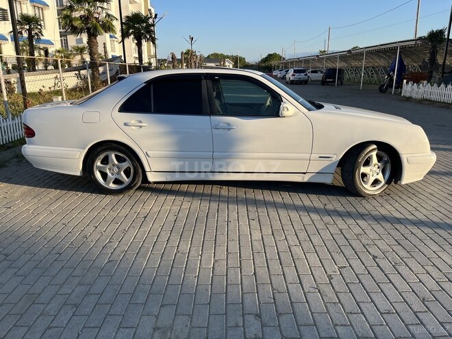Mercedes E 240-3