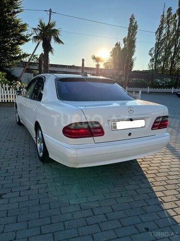 Mercedes E 240-7