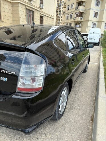 Toyota Prius-4