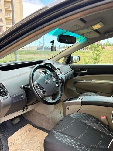 Toyota Prius-3