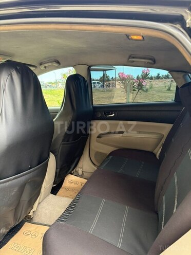 Toyota Prius-5