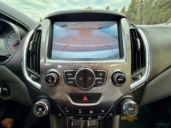 Chevrolet Cruze-14