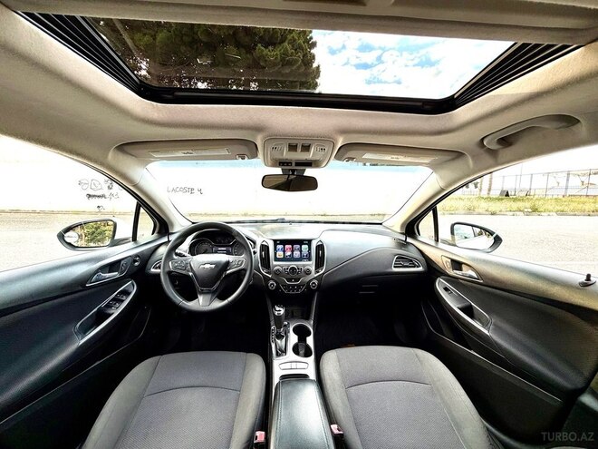 Chevrolet Cruze-11