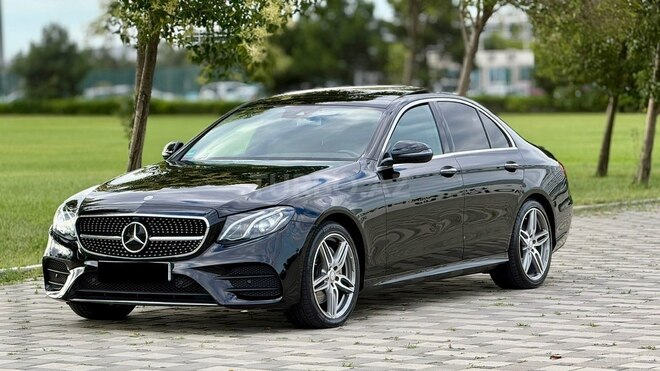 Mercedes E 300-1