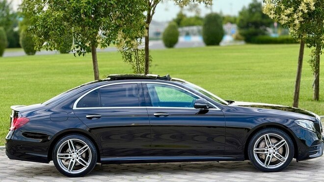 Mercedes E 300-6