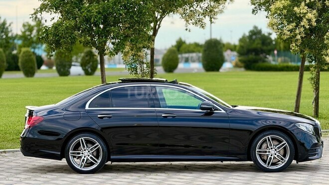 Mercedes E 300-7