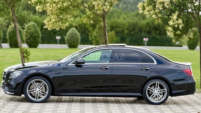 Mercedes E 300-10