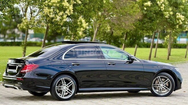 Mercedes E 300-8