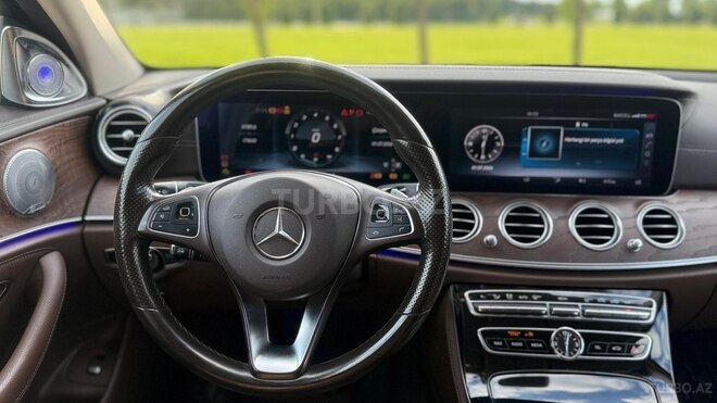 Mercedes E 300-17