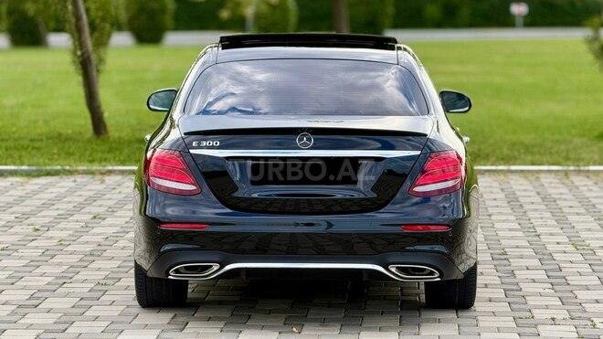 Mercedes E 300-11