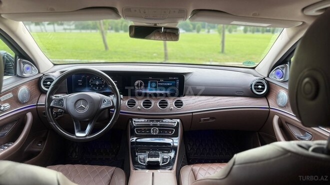 Mercedes E 300-16