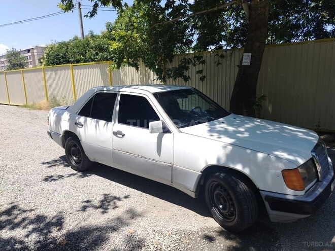 Mercedes 200 E-3