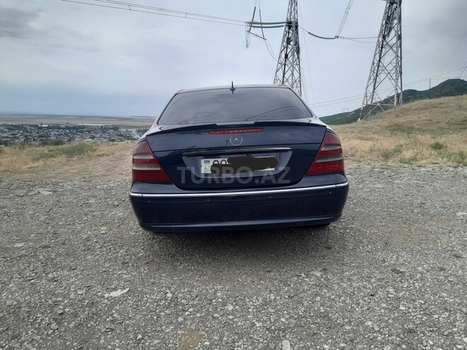 Mercedes E 240-5