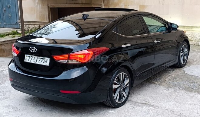 Hyundai Elantra-2