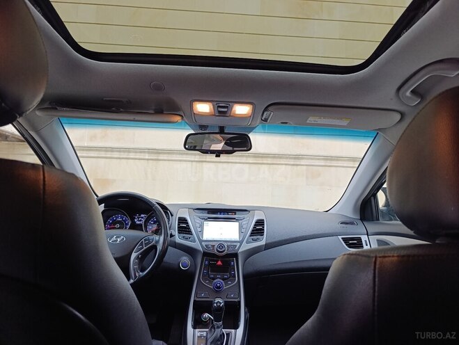 Hyundai Elantra-4