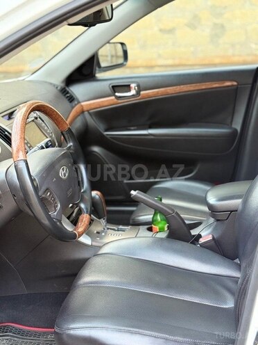 Hyundai Sonata-11