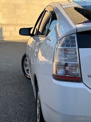 Toyota Prius-11