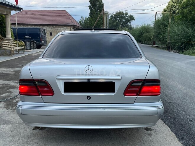 Mercedes E 280-5