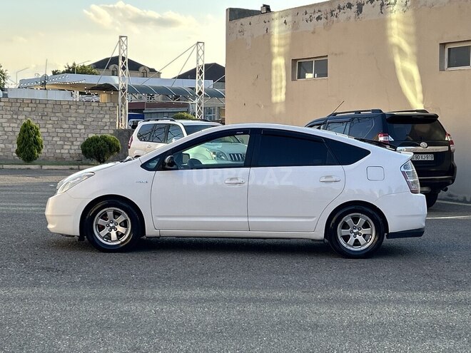 Toyota Prius-13