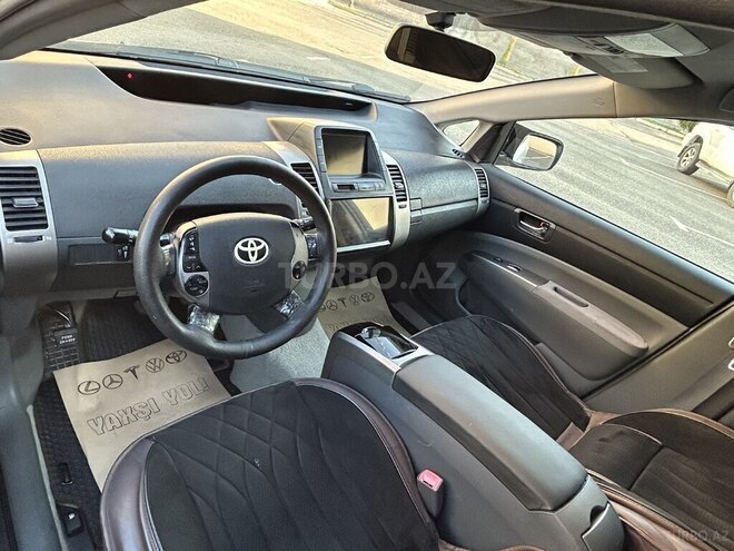 Toyota Prius-14