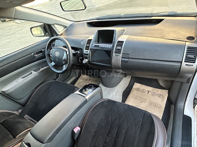Toyota Prius-15
