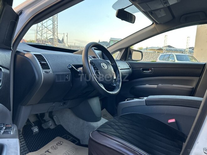 Toyota Prius-16