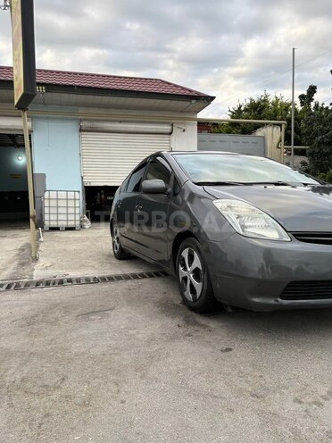 Toyota Prius-4