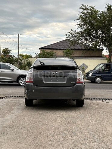 Toyota Prius-7