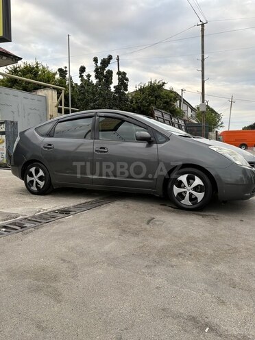Toyota Prius-11