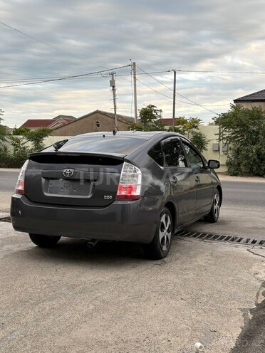 Toyota Prius-12