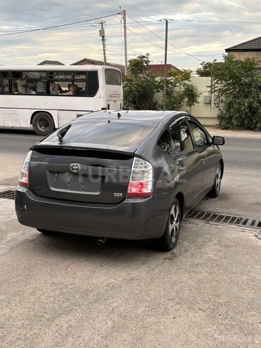 Toyota Prius-13
