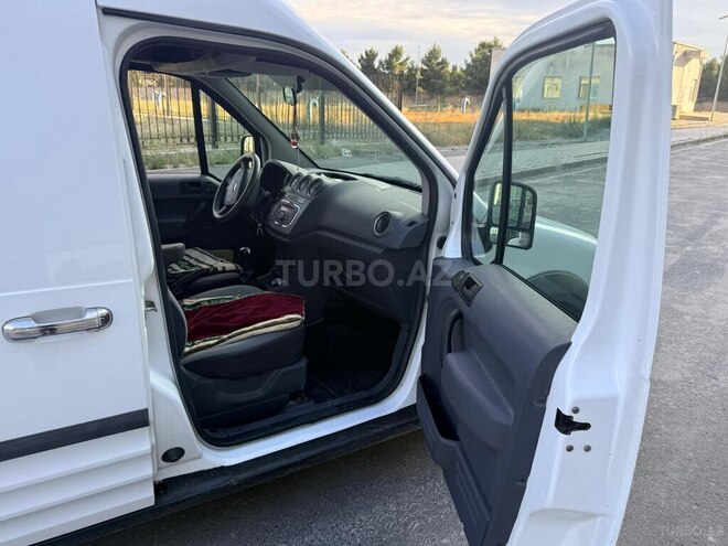 Ford Transit Connect-10