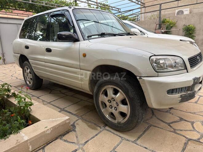 Toyota RAV4-6