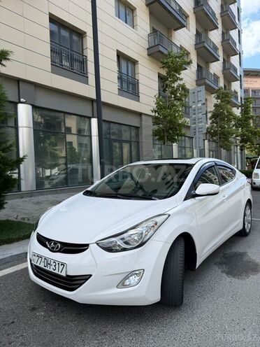 Hyundai Elantra-10