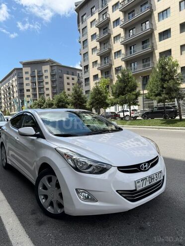 Hyundai Elantra-2