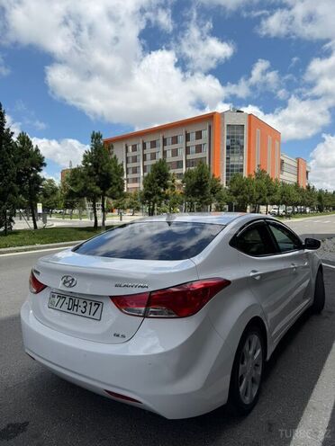 Hyundai Elantra-9