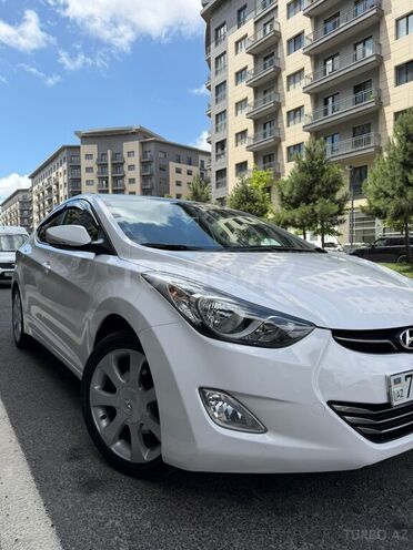 Hyundai Elantra-8