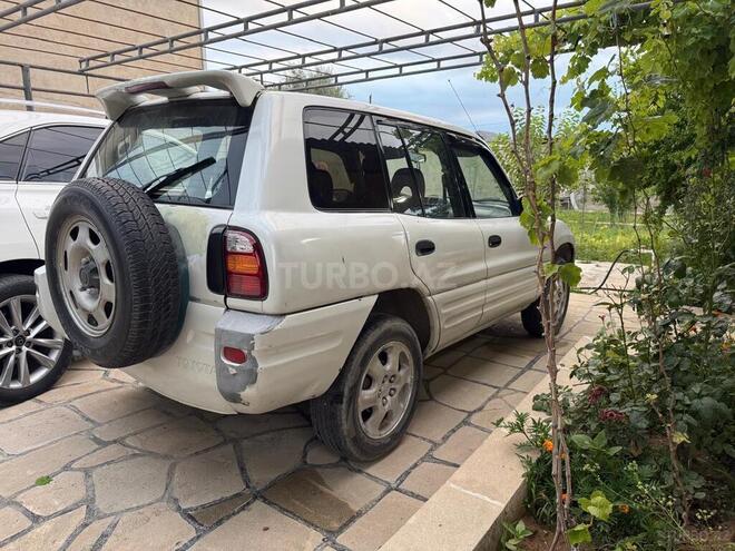 Toyota RAV4-3